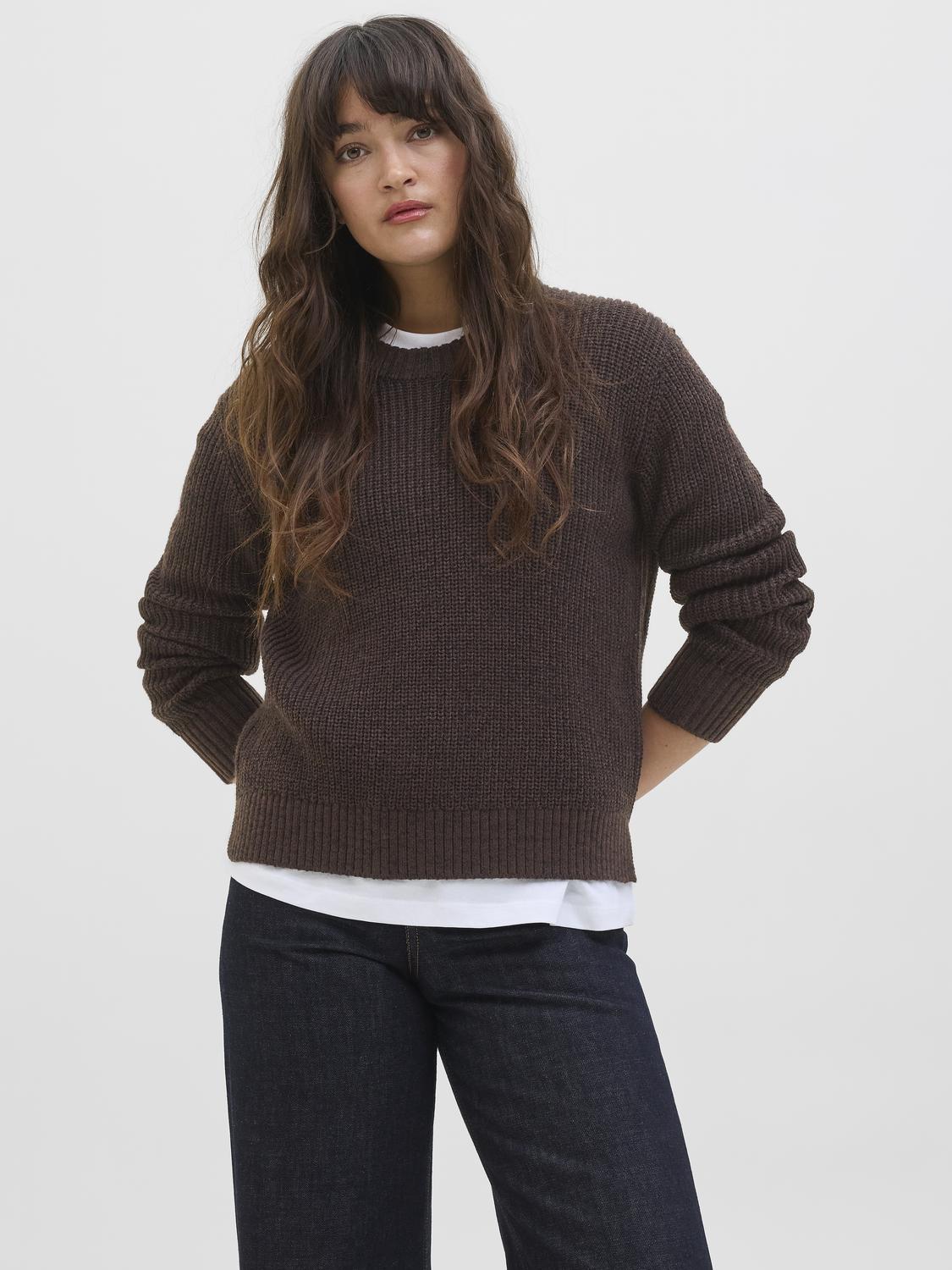 model_shot-front